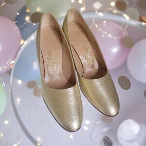 Sacks Fifth Avenue Fenton Last Vintage  Champagne  Golden  Classic Pump Design-